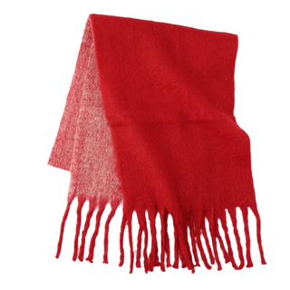 Bufanda con flecos rojos degradados suaves y difusos