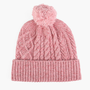 Ma&szlig;geschneiderte gem&uuml;tliche rosa Zopfmuster-M&uuml;tze mit flauschigem Bommel f&uuml;r Damen